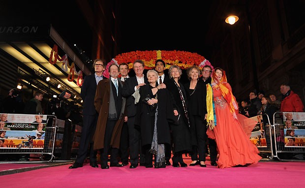 Judi Dench e o elenco de 'O Exótico Hotel Marigold 2' (Foto: Getty Images)