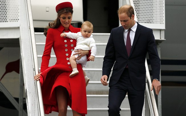 Kate Middleton é traída pelo vento em visita à Nova Zelândia