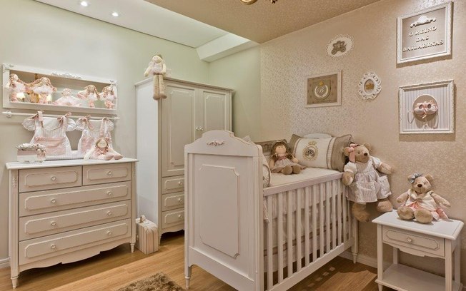 Na mostra curitibana Sonhos de Ninar a designer de interiores Roberta Dias apostou num quarto de bebê bem romântico, com toques provençais