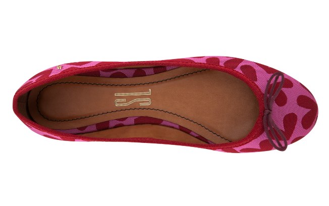 A Santa Lolla apresenta nova coleção para o Dia das Mães. Esta sapatilha custa R$99,90