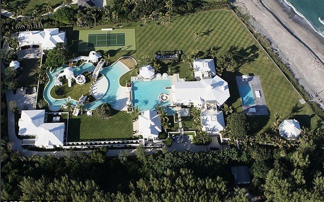 A mansão de Celine Dion tem 10 mil metros quadrados de terreno...