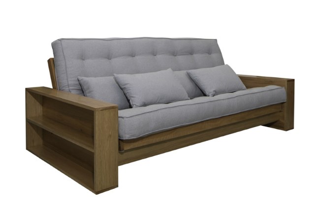 Sofá-cama “Spirit” em estrutura de madeira maciça é vendido na Futon Company de R$ 5.549,00 por R$ 4.439,80