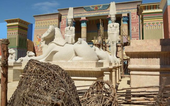 'Os Dez Mandamentos' conta com uma cidade cenográfica que mostra detalhes do Egito